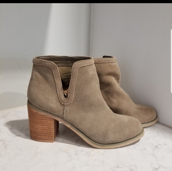 👢URBAN OUTFITTERS ANKLE LEATHER BOOTS - Picture 8 of 8